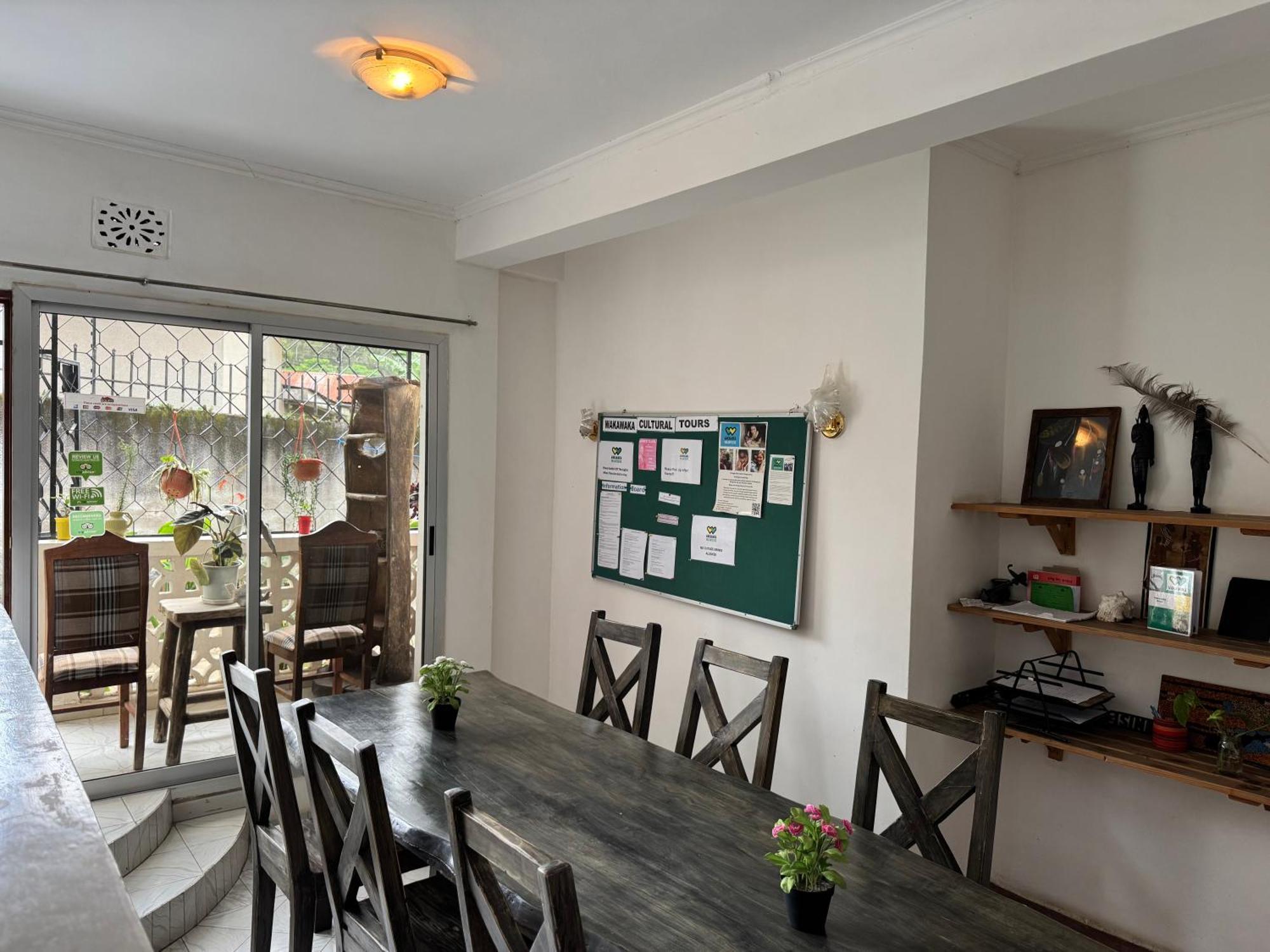 Wakawaka Hostel Аруша Екстериор снимка